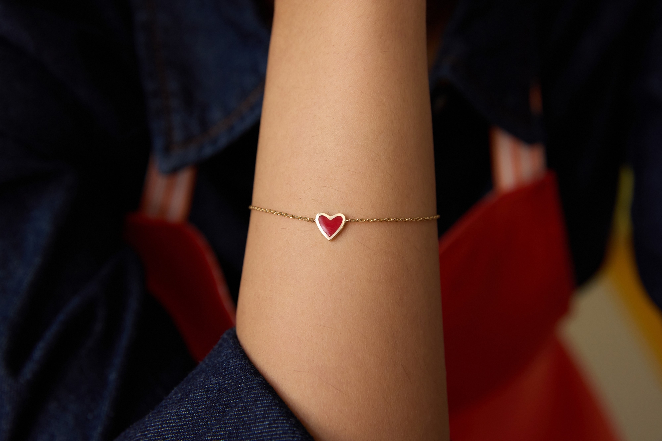 Love Bombing Chain ()