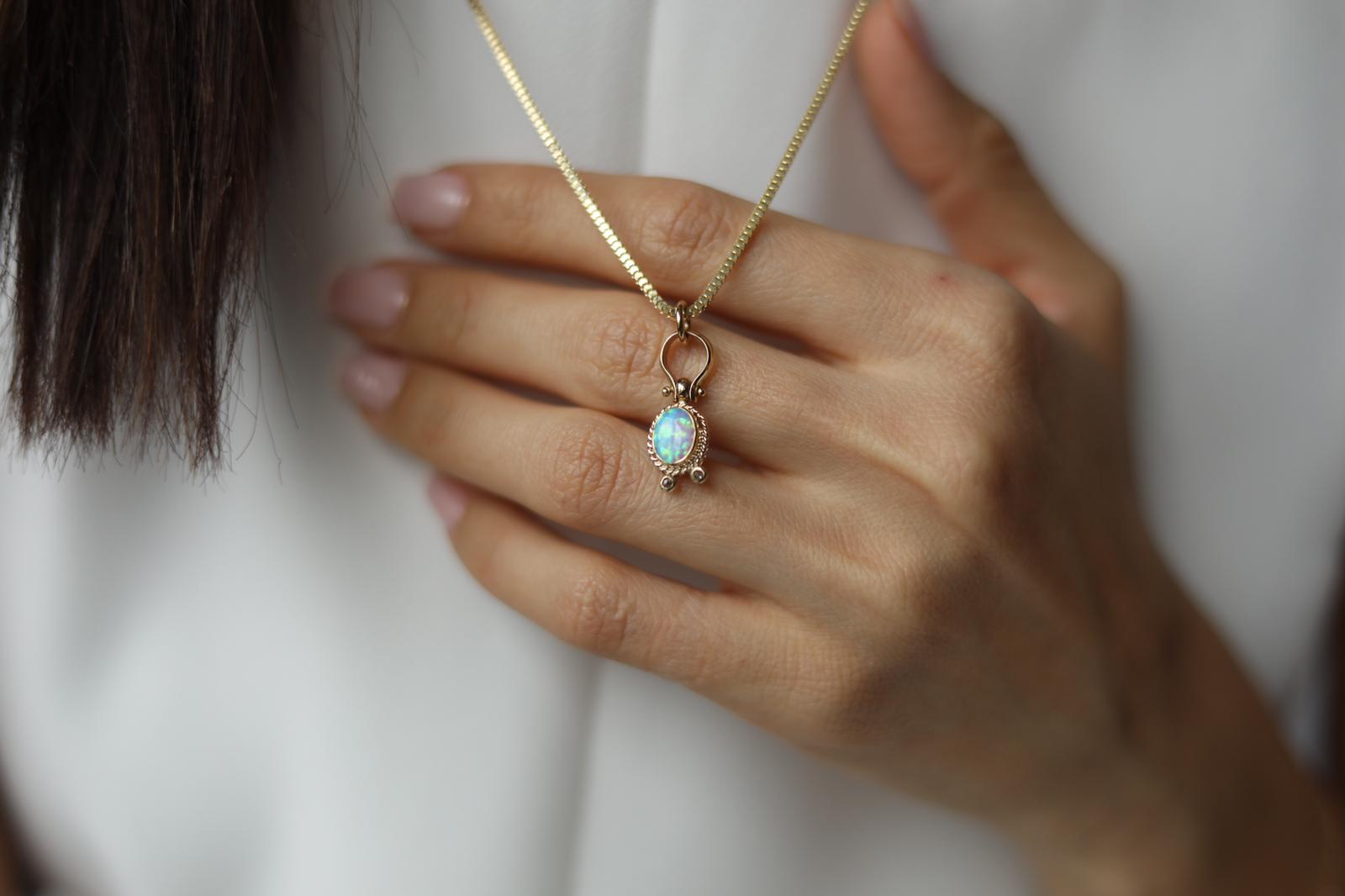 Opal ve Elmas Kolye - REİS